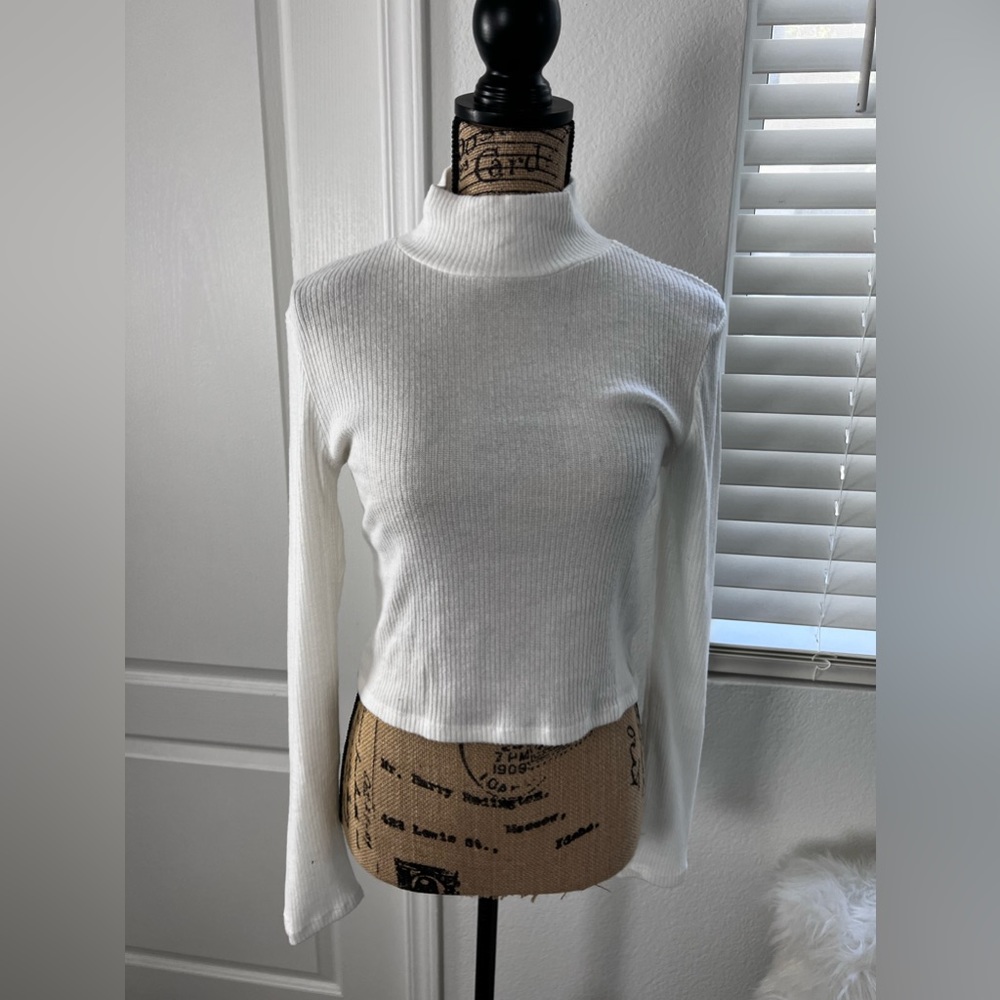 Crop sweater
